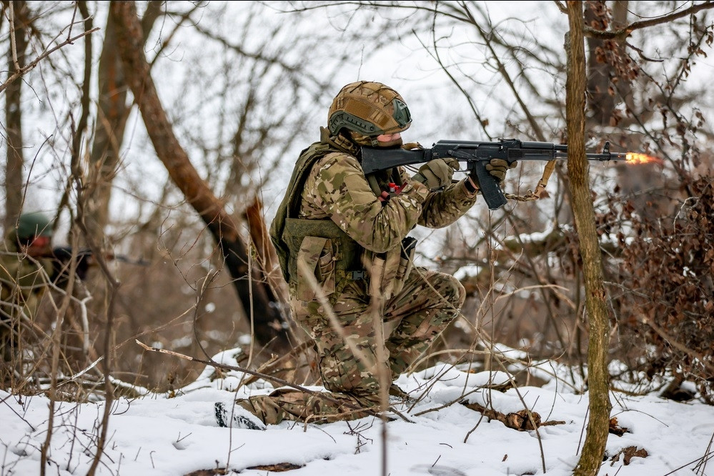 Nga tuyên bố vượt phòng tuyến gần Yampolivka, lãnh đạo Ukraine và Pháp điện đàm