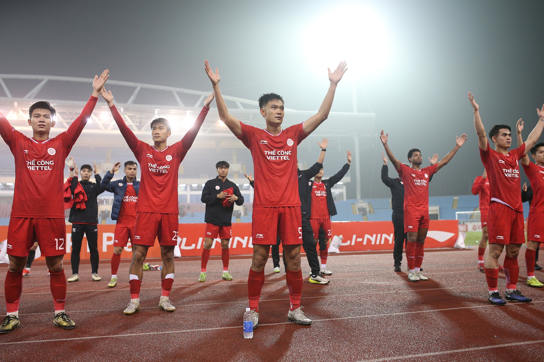 Khoảnh khắc Thể Công Viettel vô địch lượt đi V-League