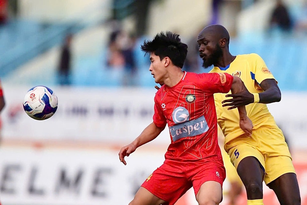 Quảng Nam ngăn Thanh Hóa vô địch lượt đi V-League