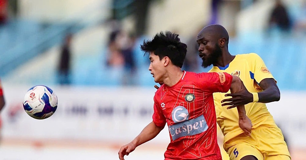 Quảng Nam ngăn Thanh Hóa vô địch lượt đi V-League