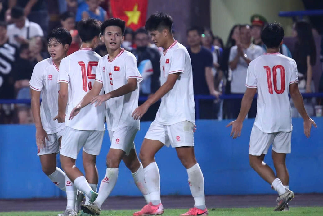 U17 Việt Nam vắng hơn nửa quân số, mơ vé World Cup