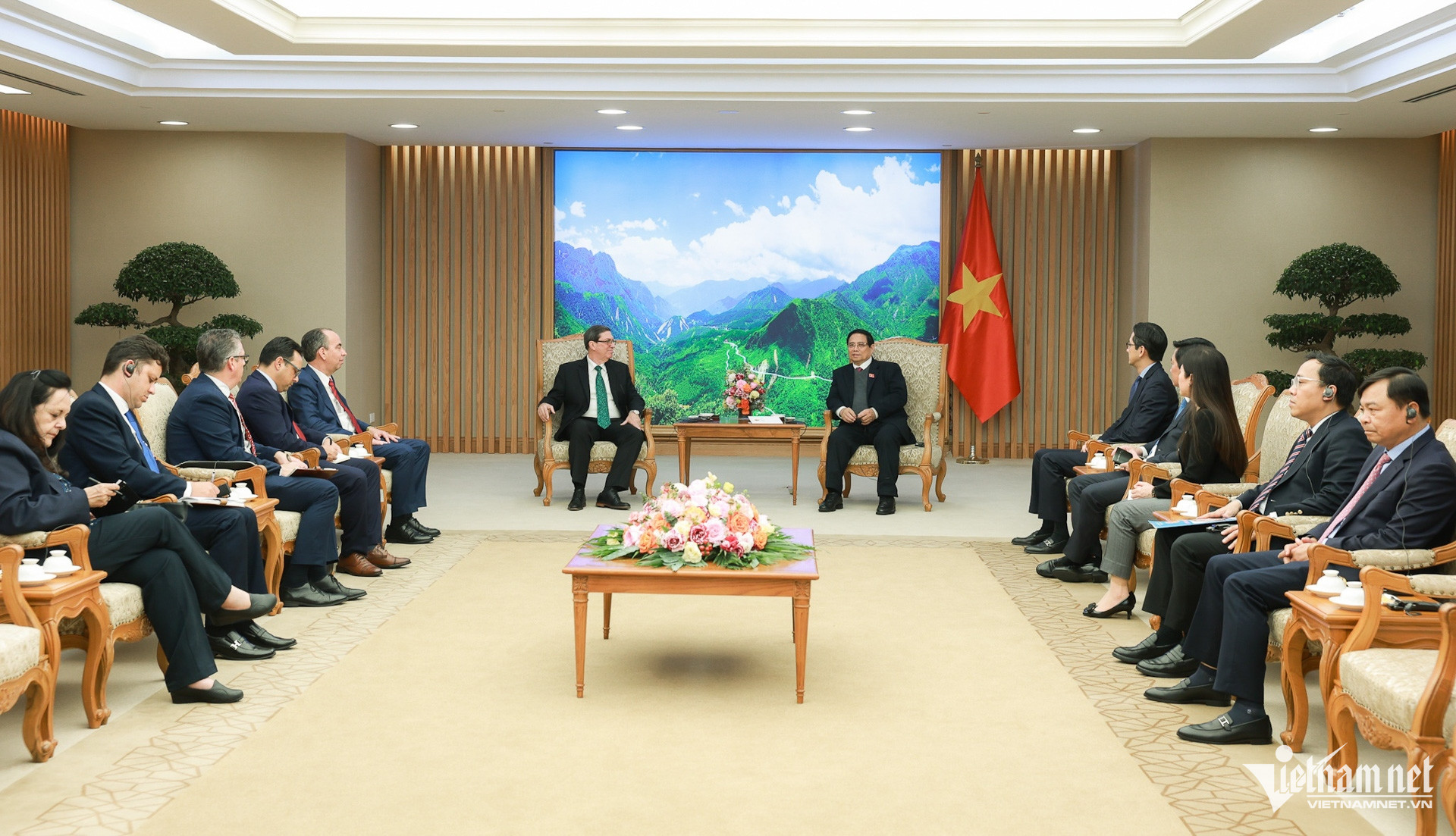 W-Bruno Rodríguez Parrilla    Phạm Minh Chính  4.jpg