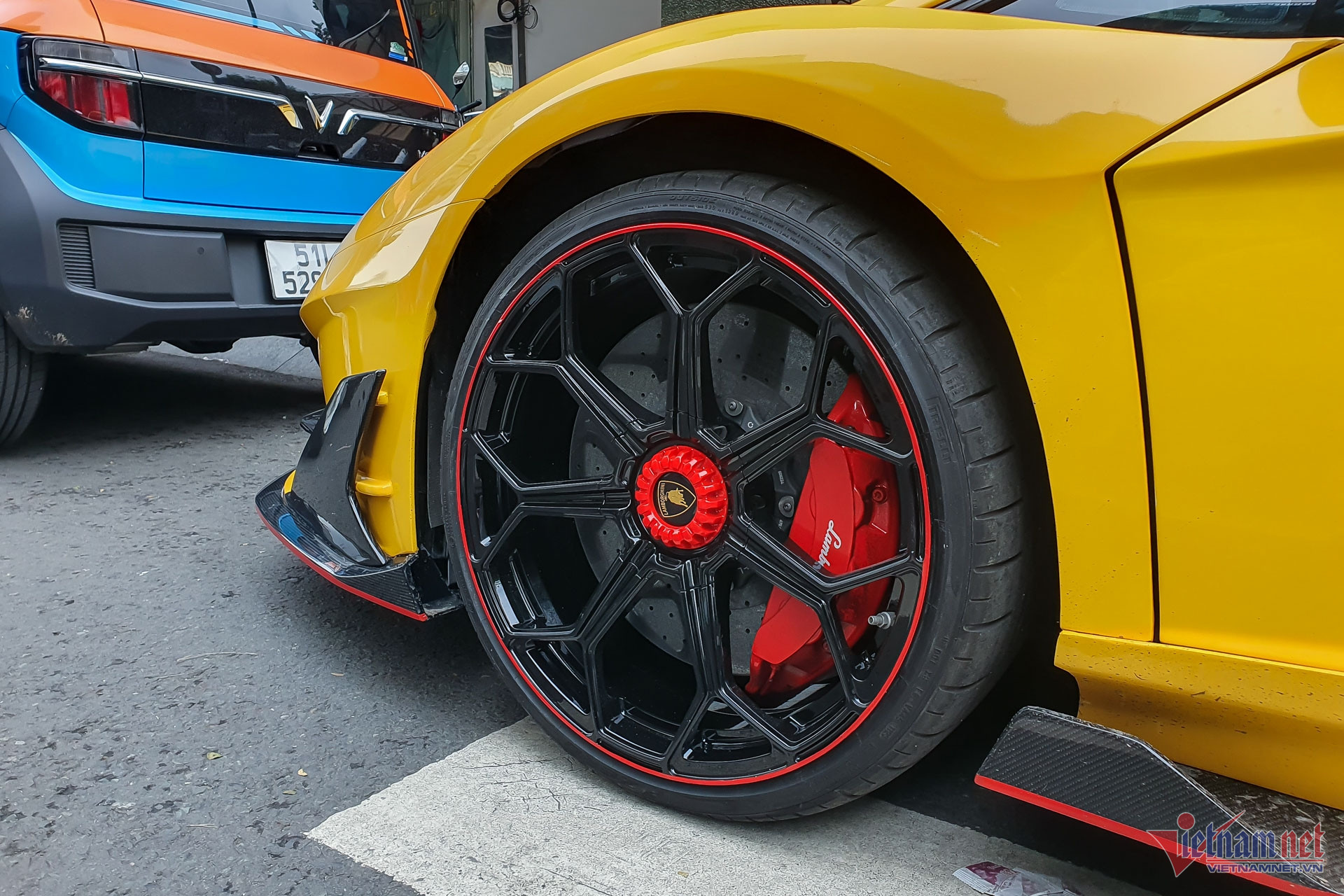 W-Lamborghini Aventador SVJ Vietnamnet 7.jpg