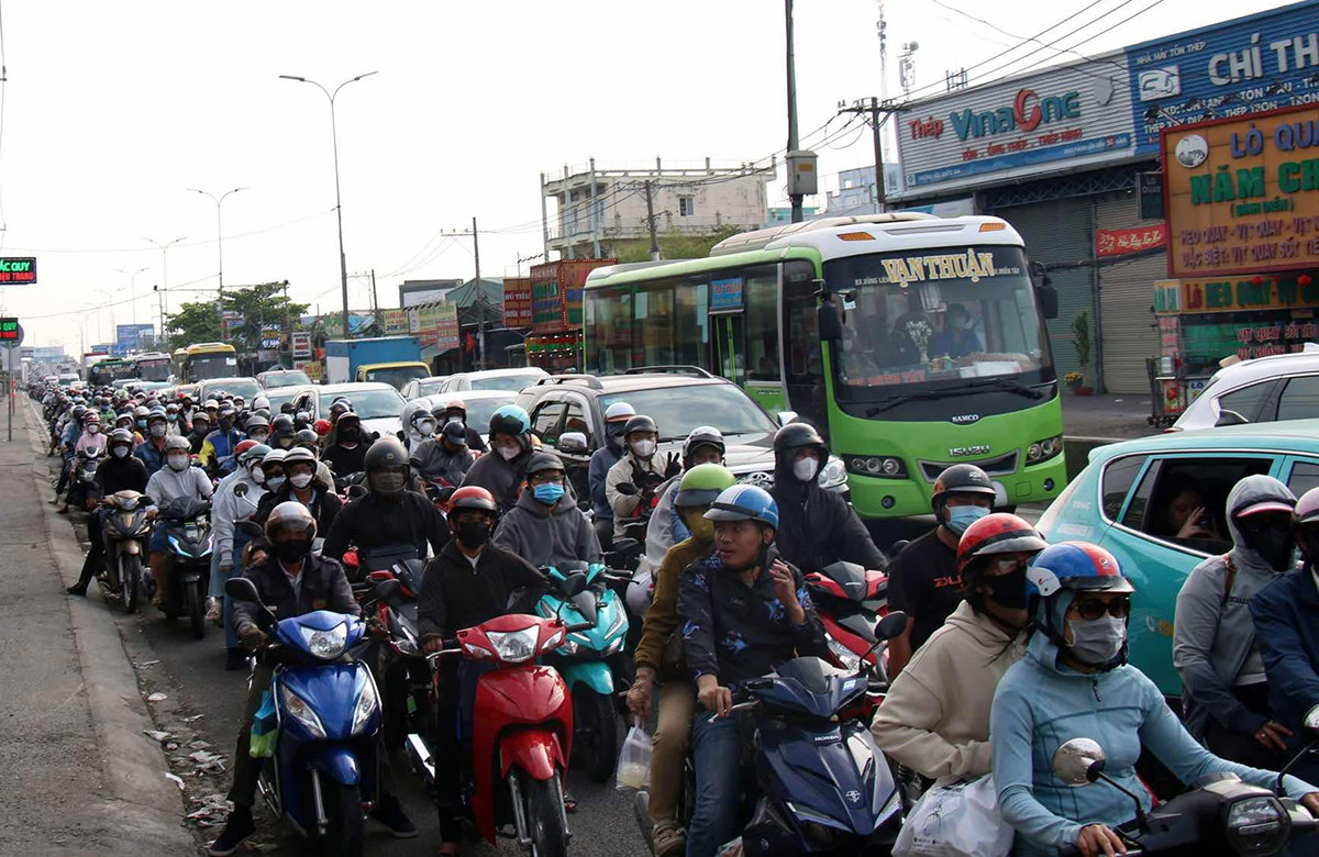 Kẹt ở TPHCM 2.jpg