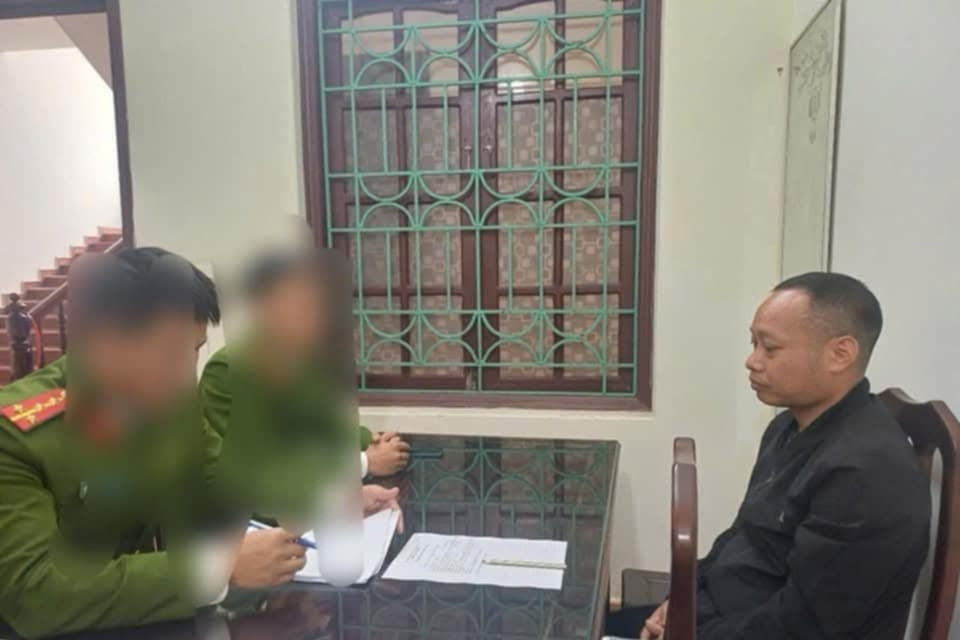 Nam Định: Tạm giữ khẩn cấp 2 người hành hung tài xế ô tô tại bến phà Cồn Nhất