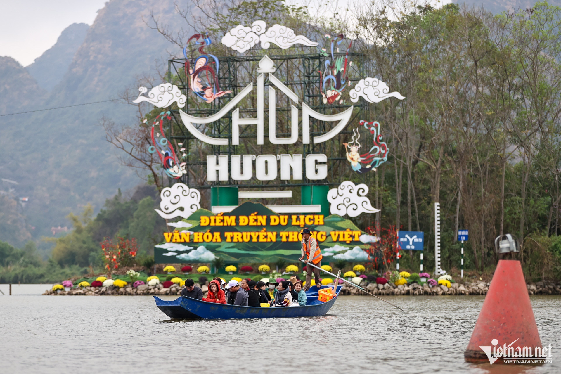 Mùng 5 Có Nên Đi Chùa? Tìm Hiểu Ý Nghĩa Và Lợi Ích Tâm Linh