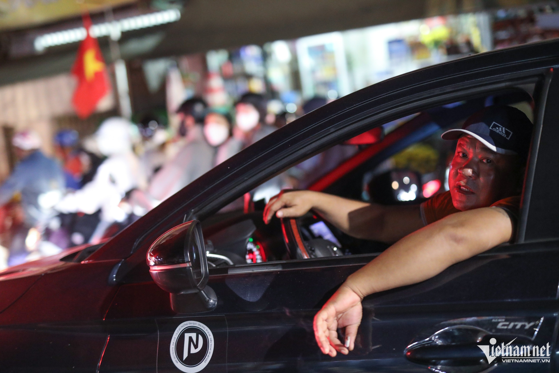 W-kẹt xe, phà cát lái.jpg