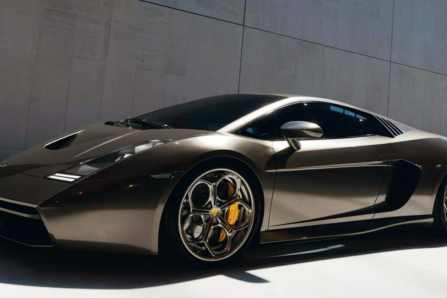 Siêu xe Lamborghini Gallardo độ phong cách cổ điển được bán giá trên 20 tỷ đồng