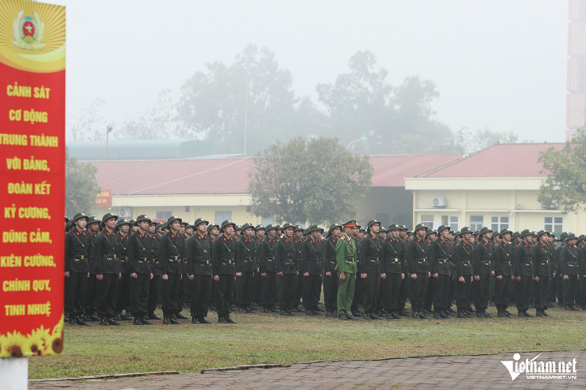 W-canh sat co dong 2 copy.jpg