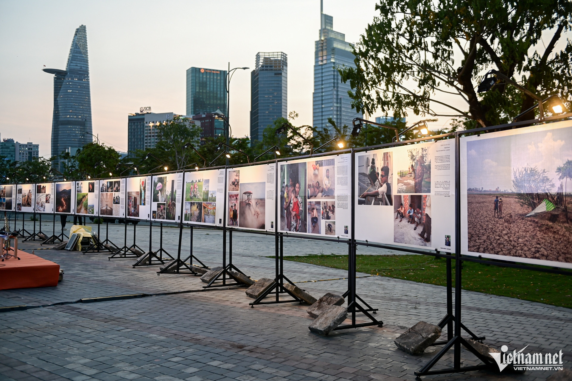 W-triển lãm   nguyễn huế 6.jpg