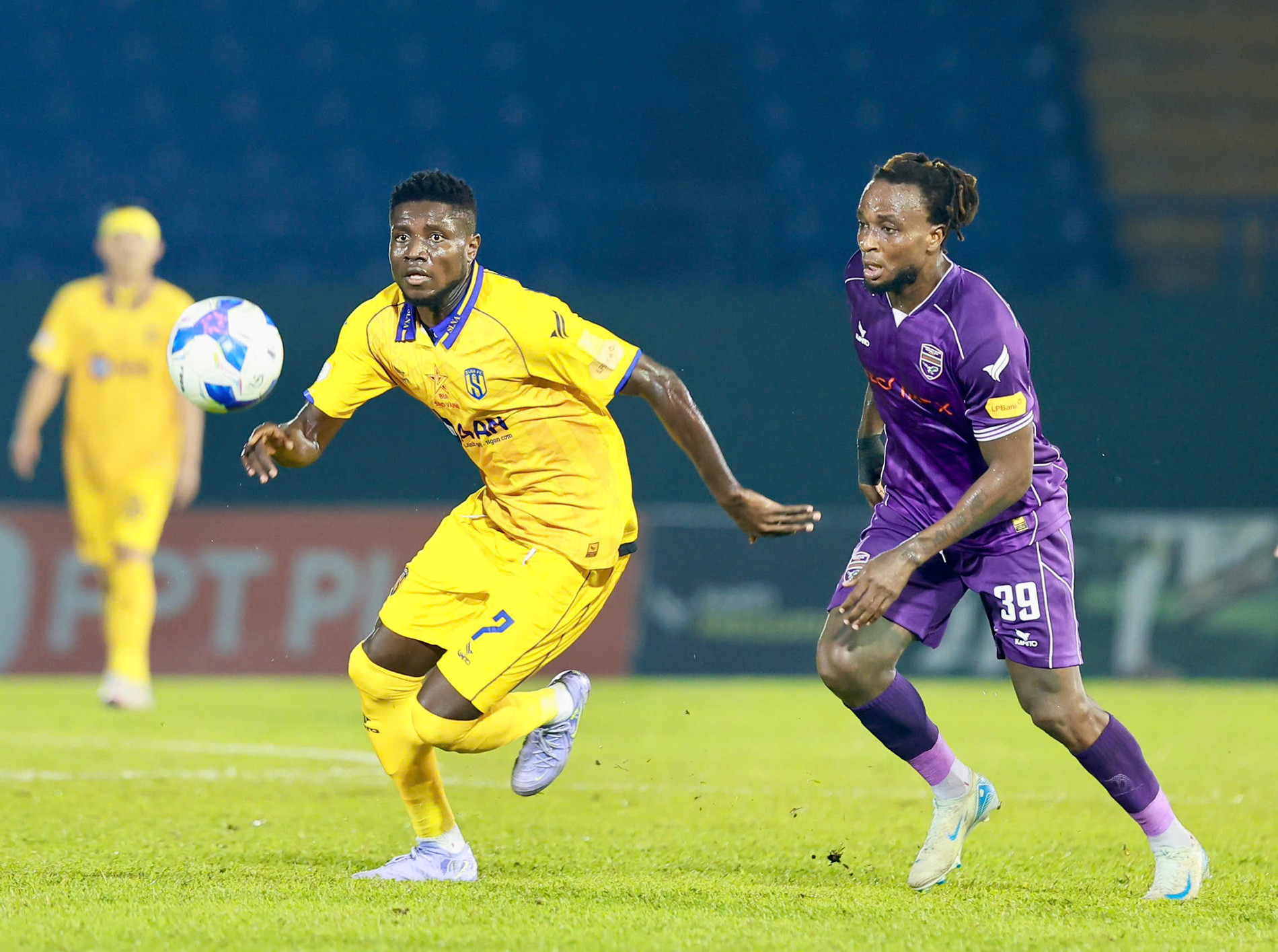 Trận đấu diễn ra rất hấp dẫn. Ảnh: Hải Hoàng