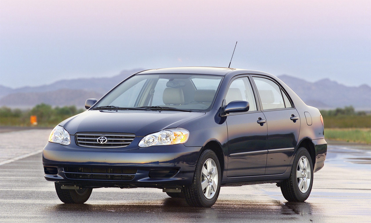 Toyota Corolla 2003.jpg