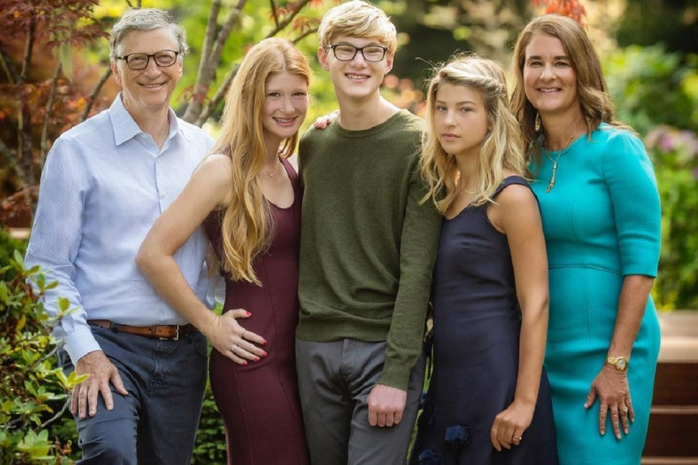 Ba bài học mà tỷ phú Bill Gates và vợ cũ dạy cho con cái