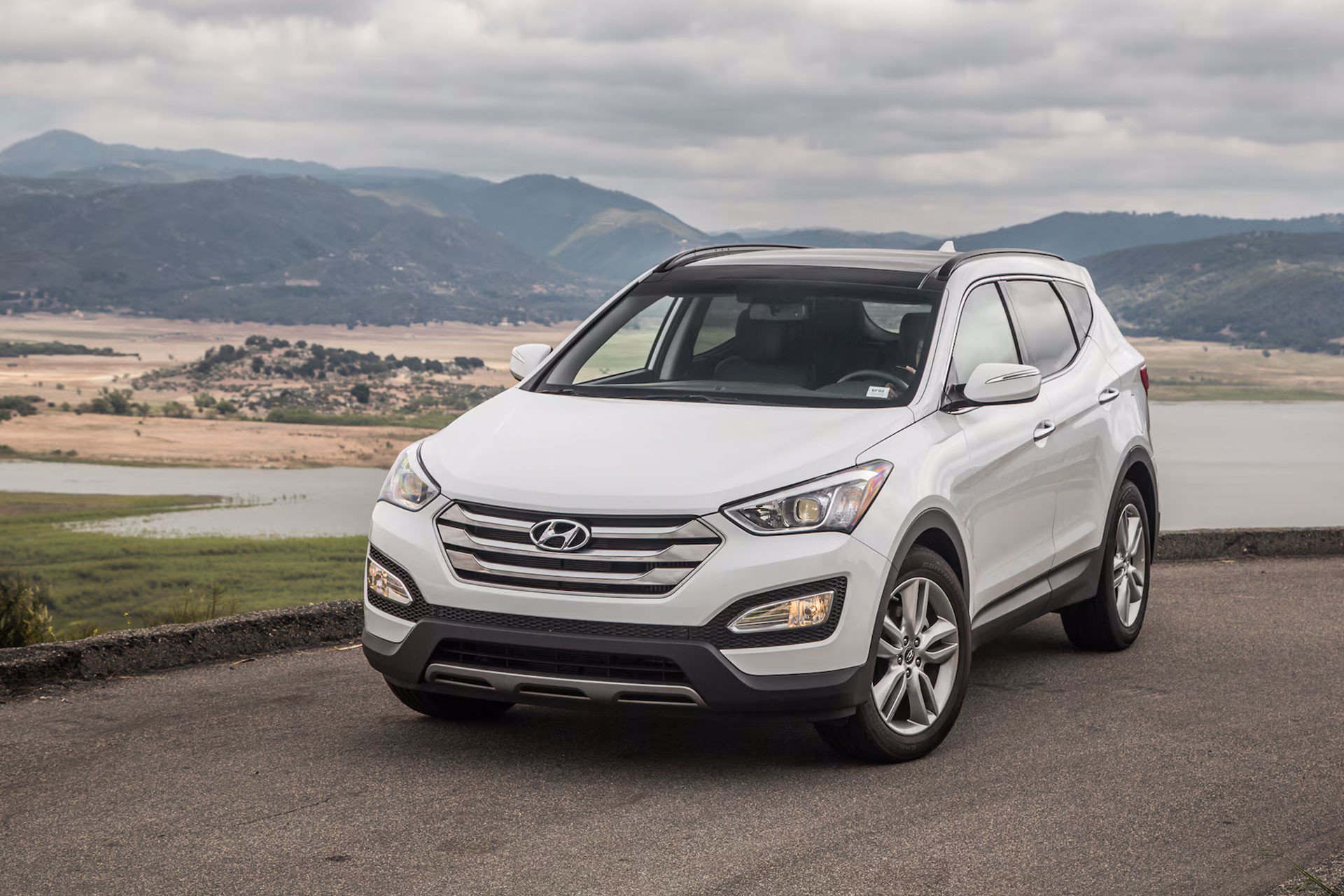 Hyundai santa fe 2015.jpg
