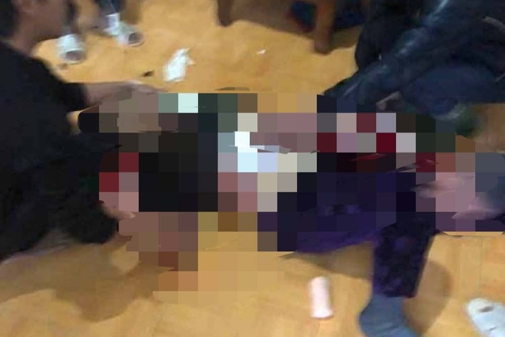 Mâu thuẫn gia đình, con trai dùng dao đâm mẹ rồi tự tử