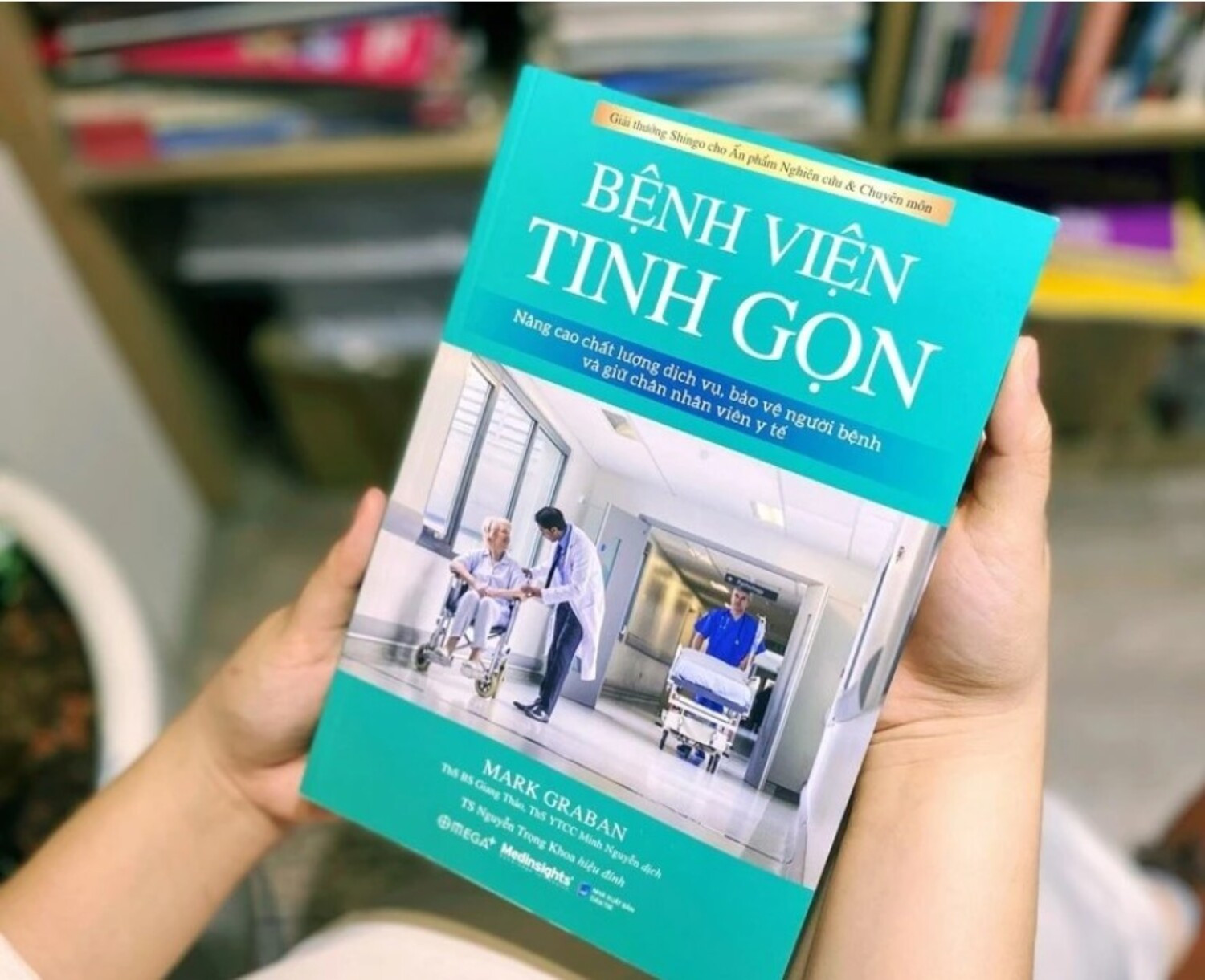 Benh vien tinh gon_Bia.jpg