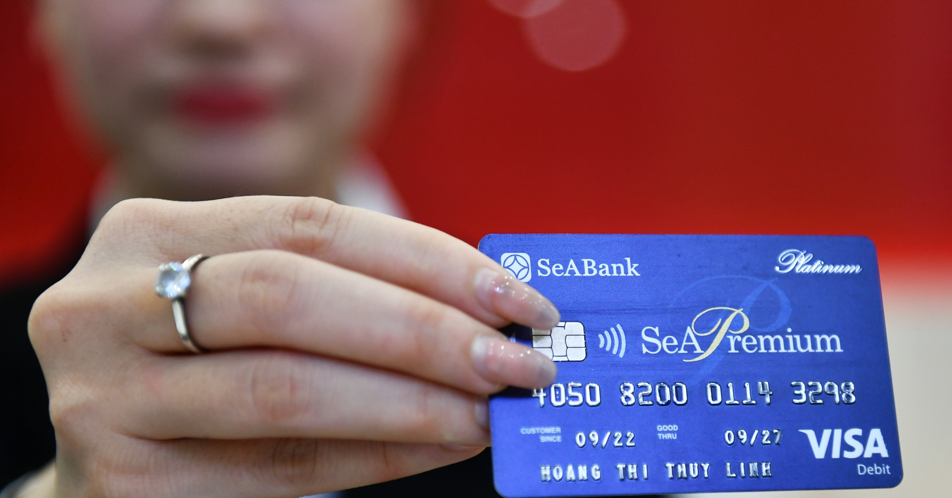 Cá nhân từ bao nhiêu tuổi được tự do mở tài khoản ngân hàng?