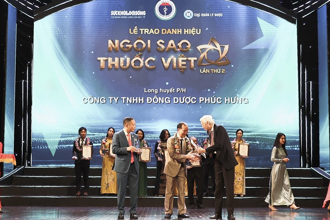 Đông dược Phúc Hưng nhận giải thưởng ‘Ngôi sao thuốc Việt’