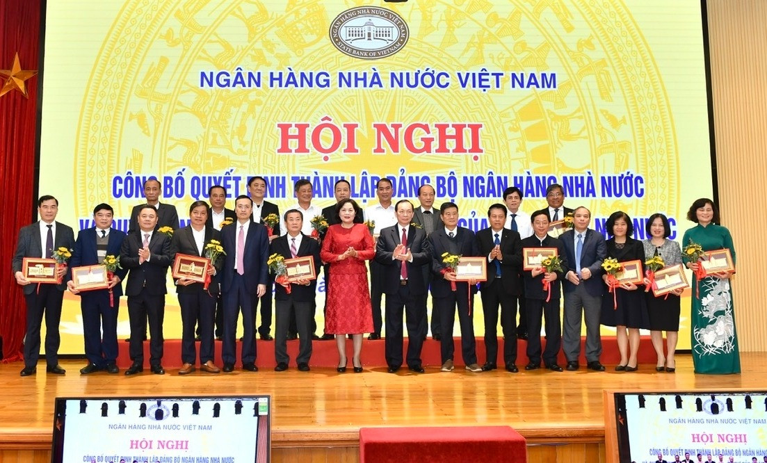 Nghihr hưu.jpg