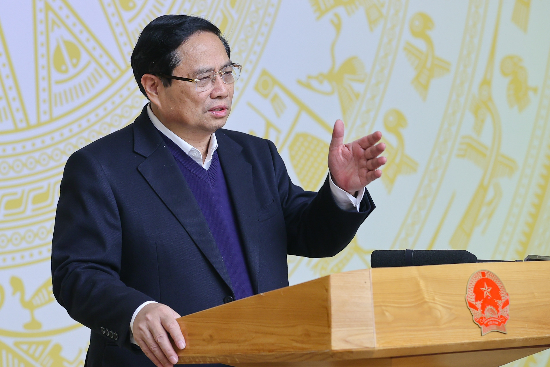 Thủ tướng: Việc chậm trễ báo cáo gây ảnh hưởng nghiêm trọng đến xử lý các dự án tồn đọng