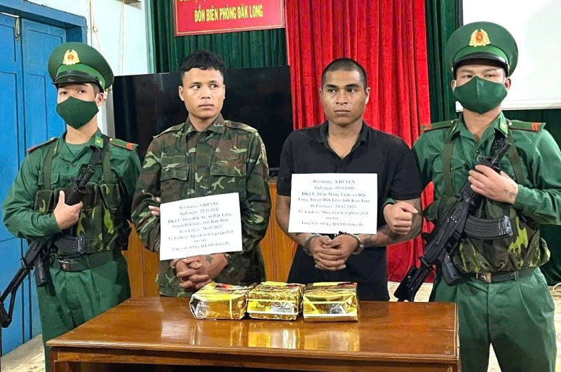 Vận chuyển ma túy.jpg