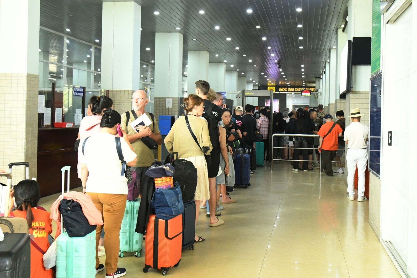 Cửa khẩu quốc tế Mộc Bài: Nhanh chóng khắc phục sự cố “nghẽn mạng”