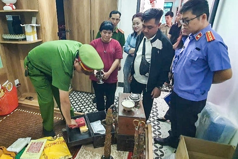 Khởi tố vợ chồng lừa đảo “tu tập thành tiên” chiếm đoạt hơn 80 tỷ đồng