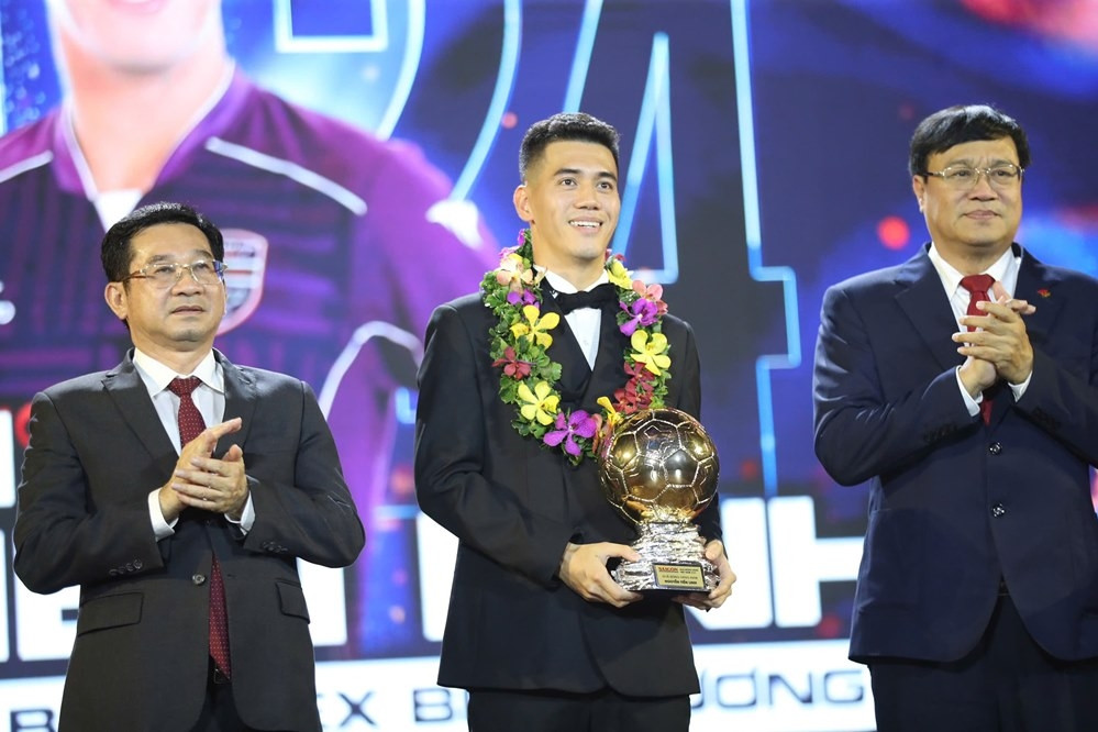 Tiến Linh giành Quả bóng vàng Việt Nam 2024