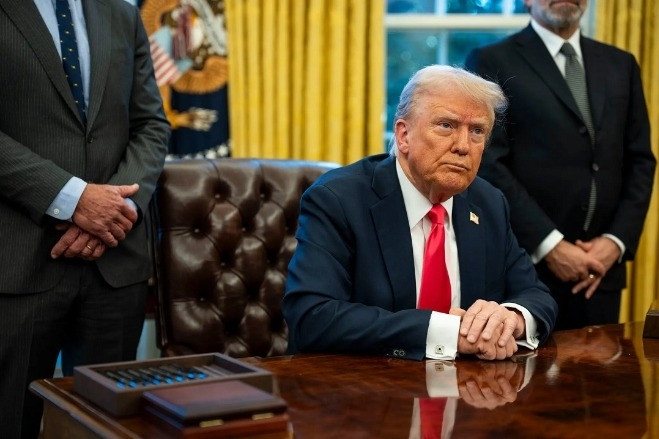 Tổng thống Trump muốn bán 'thẻ vàng' giá 5 triệu USD để thay thế thẻ xanh