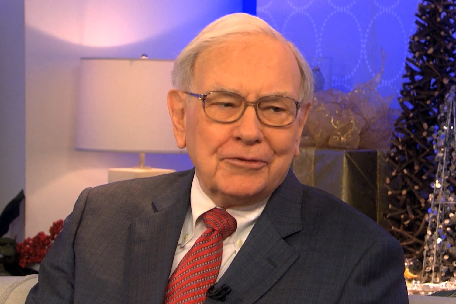 Tỷ phú Warren Buffett dạy con tiết kiệm từng đồng