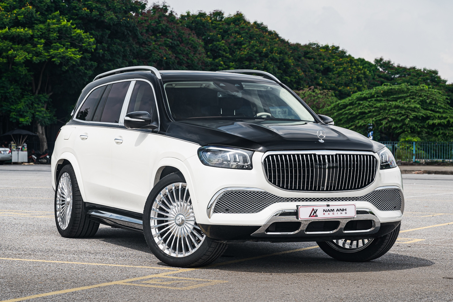 Mua xe sang Mercedes-Benz GLS giá 5 tỷ, chủ xe chi thêm 2 tỷ độ như Maybach xịn