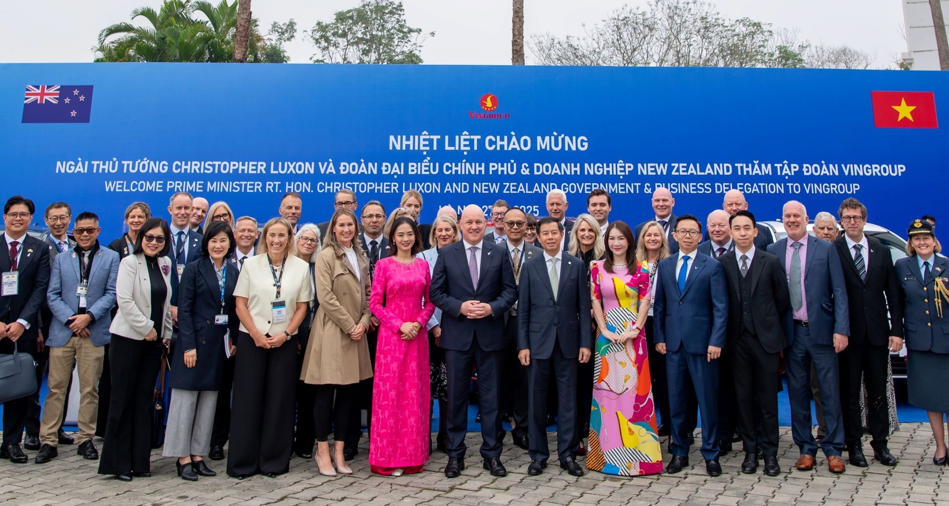 Thủ tướng New Zealand ấn tượng với dàn xe điện VinFast