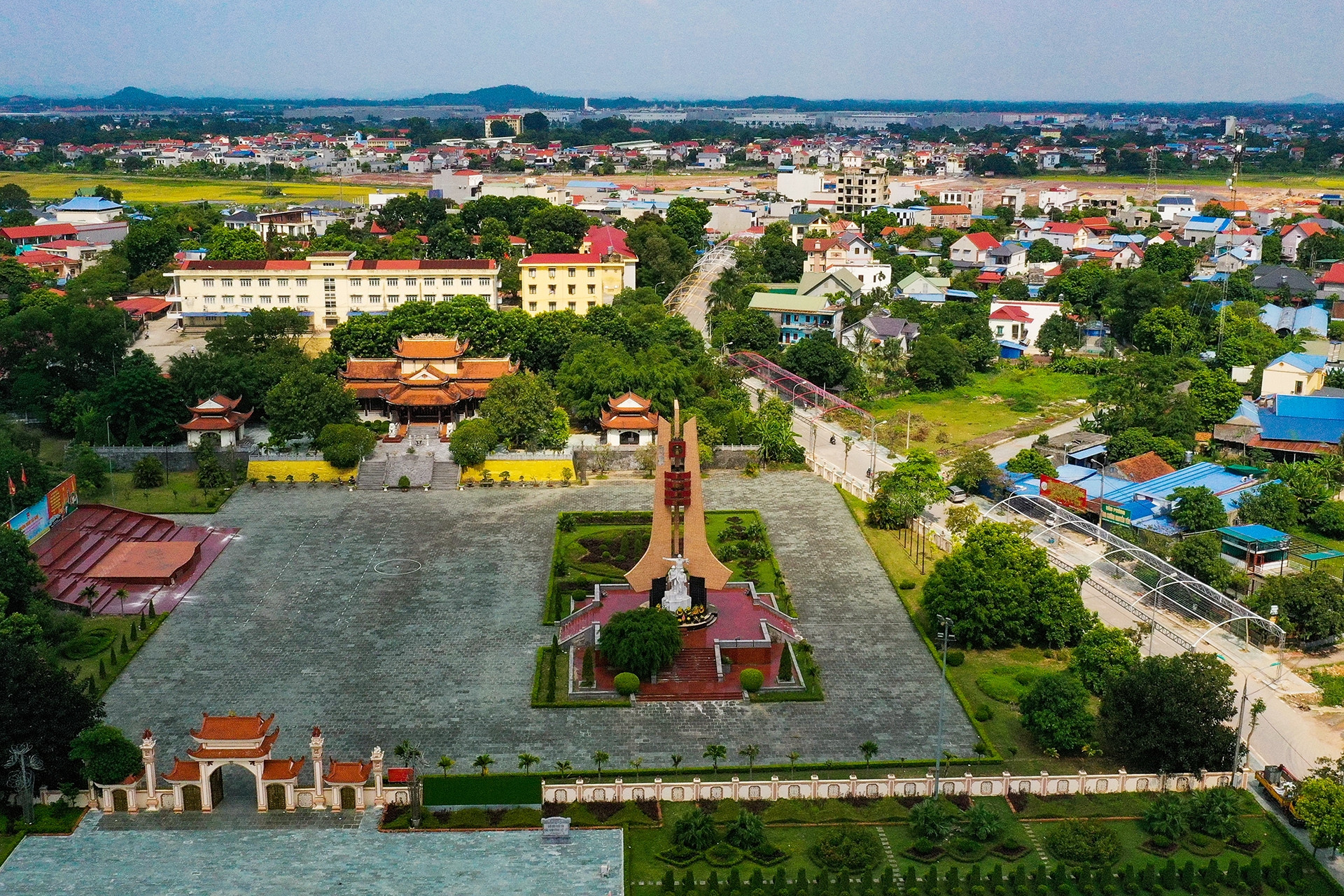 Tỉnh ít dân nào từng sáp nhập với Thái Nguyên?