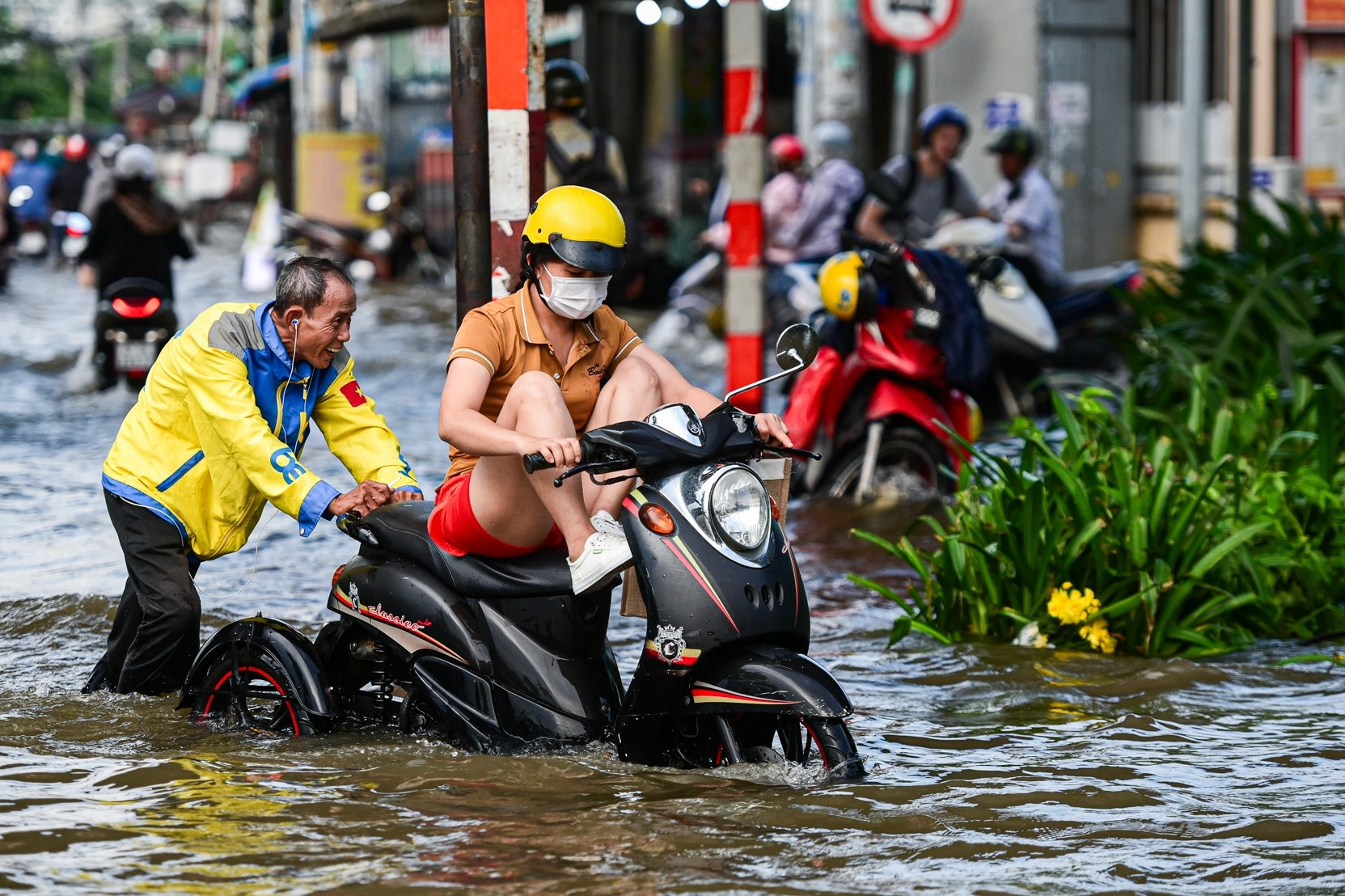 Dự báo thời tiết 1/3/2025: Nam Bộ có nơi nắng nóng, triều cường lên cao