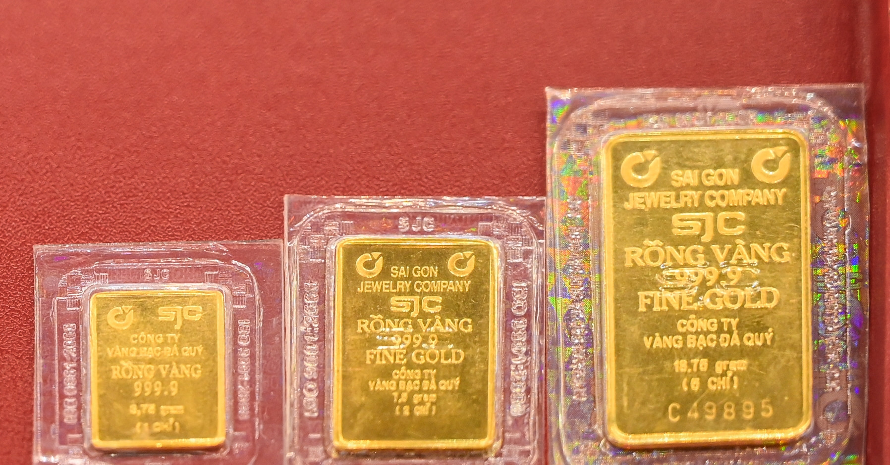 Giá vàng hôm nay 1/3/2025: Thế giới giảm sốc, SJC và nhẫn trơn lao dốc mất phanh