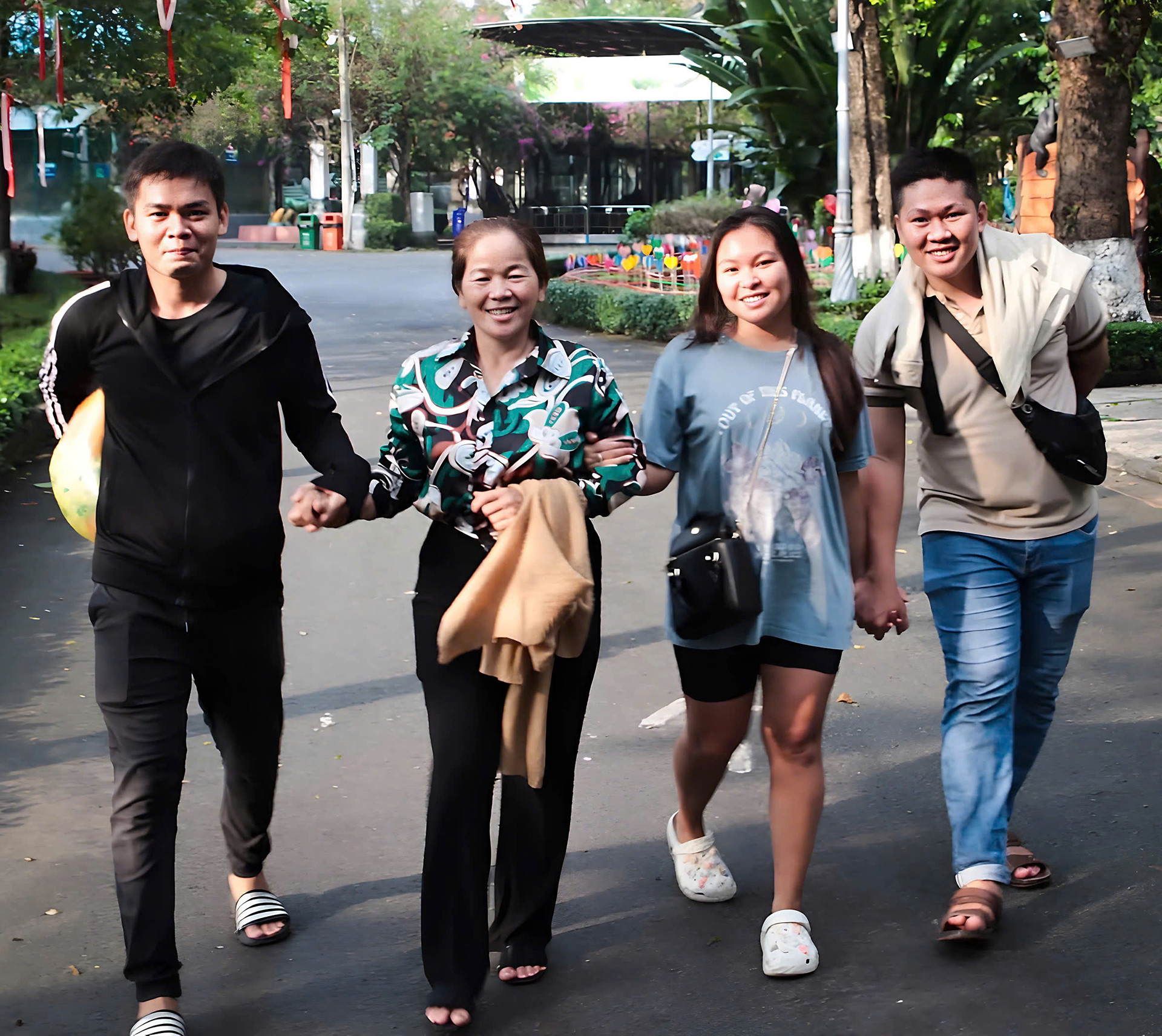 gia dinh 5 133738.jpg