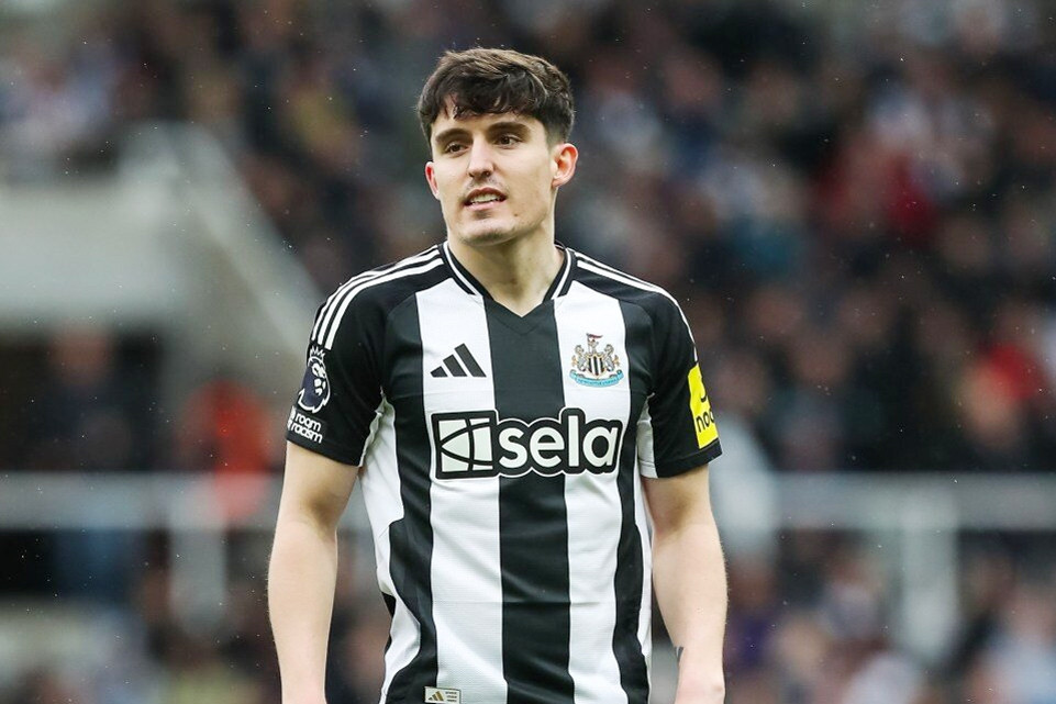 Man City săn lùng hậu vệ thay Kyle Walker