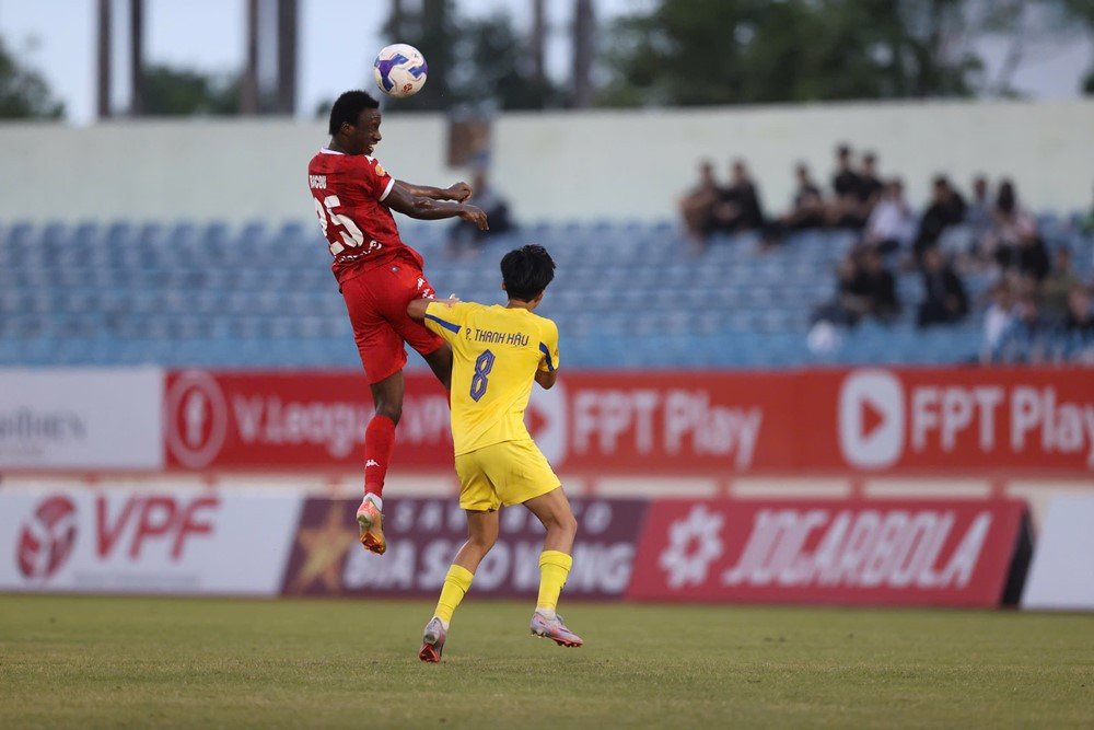 quang nam vs hai phong 1.jpg