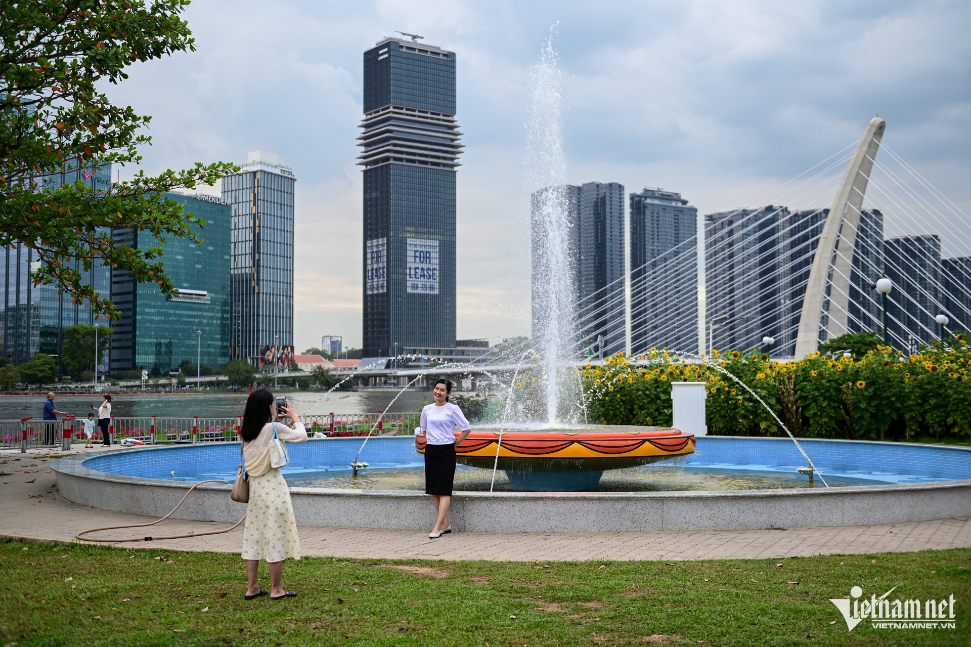 W-TPHCM   nguyễn huế.jpg