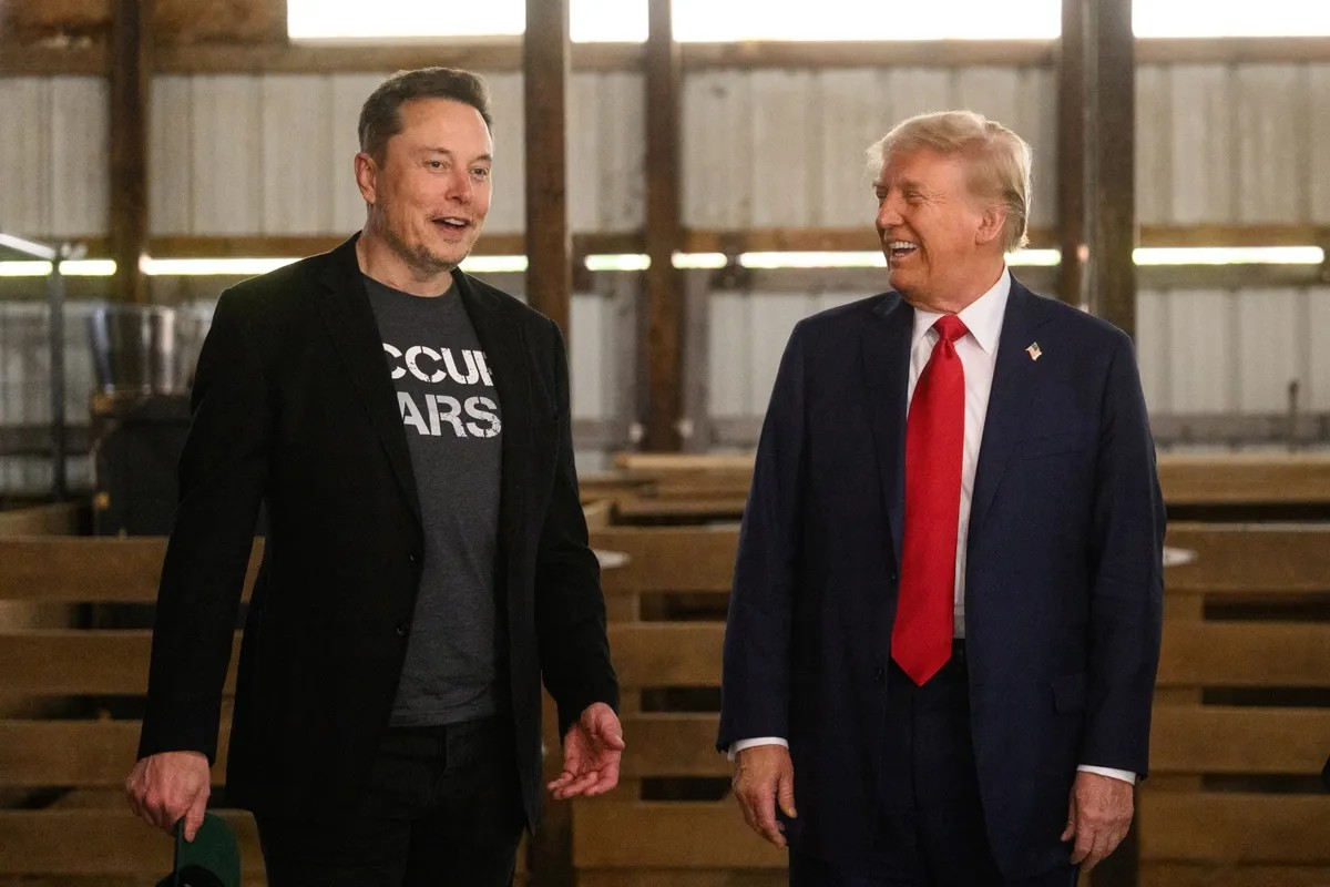 Elon Musk đang áp dụng chiến thuật quản lý X (trước đây là Twitter) cho chính quyền liên bang Mỹ.