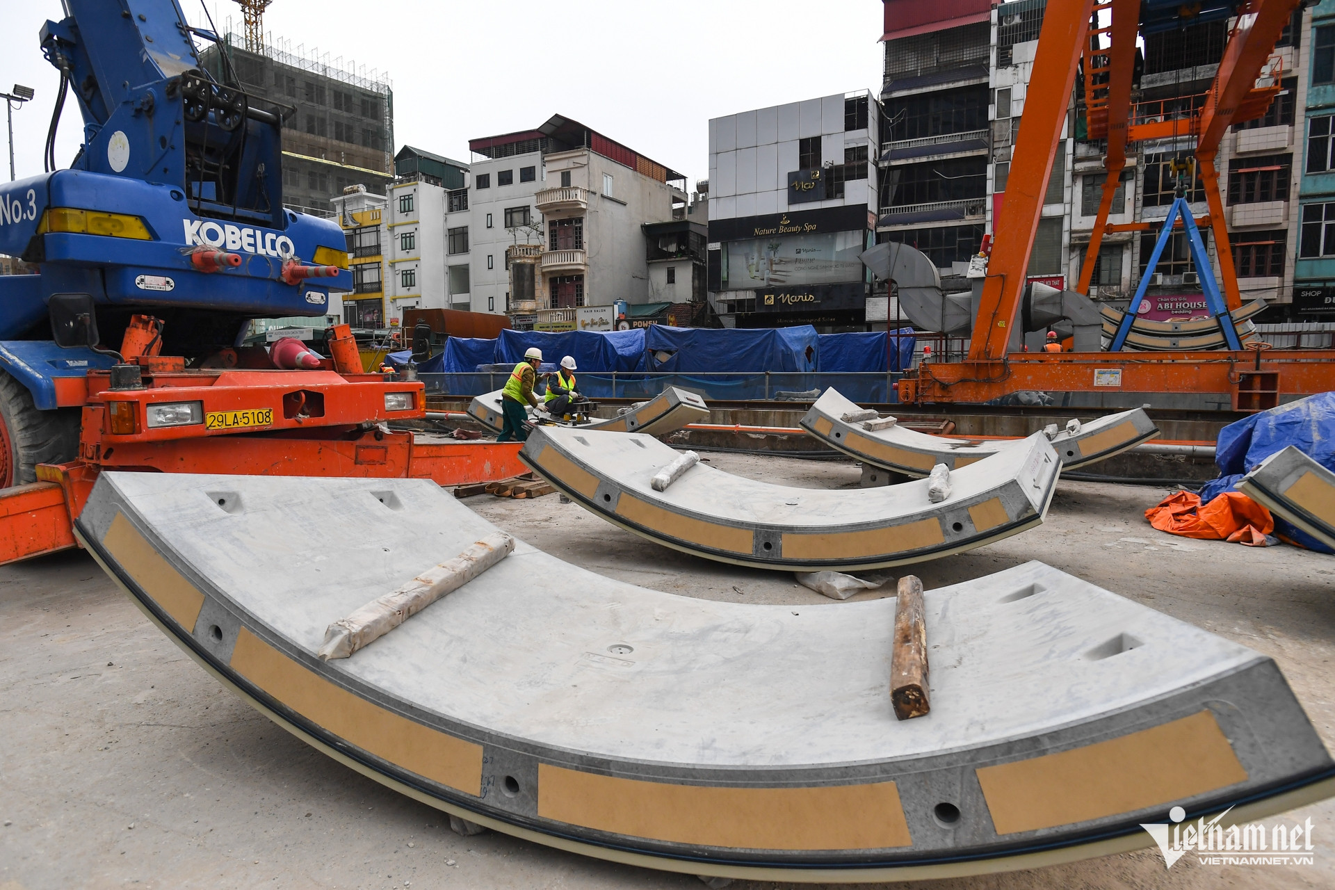 W-metro nhon   ga ha noi.jpg