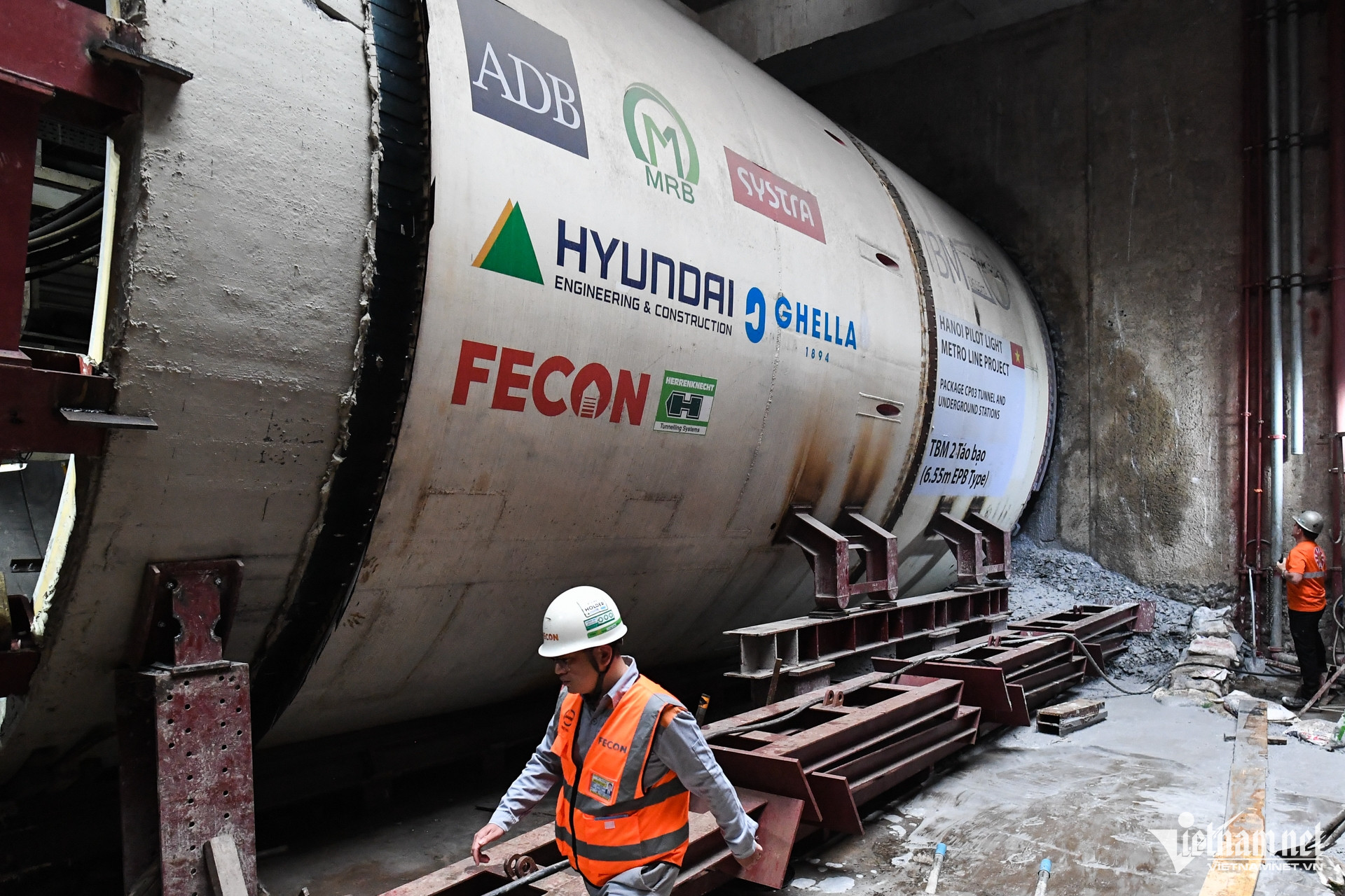 W-metro nhon   ga ha noi 15.jpg