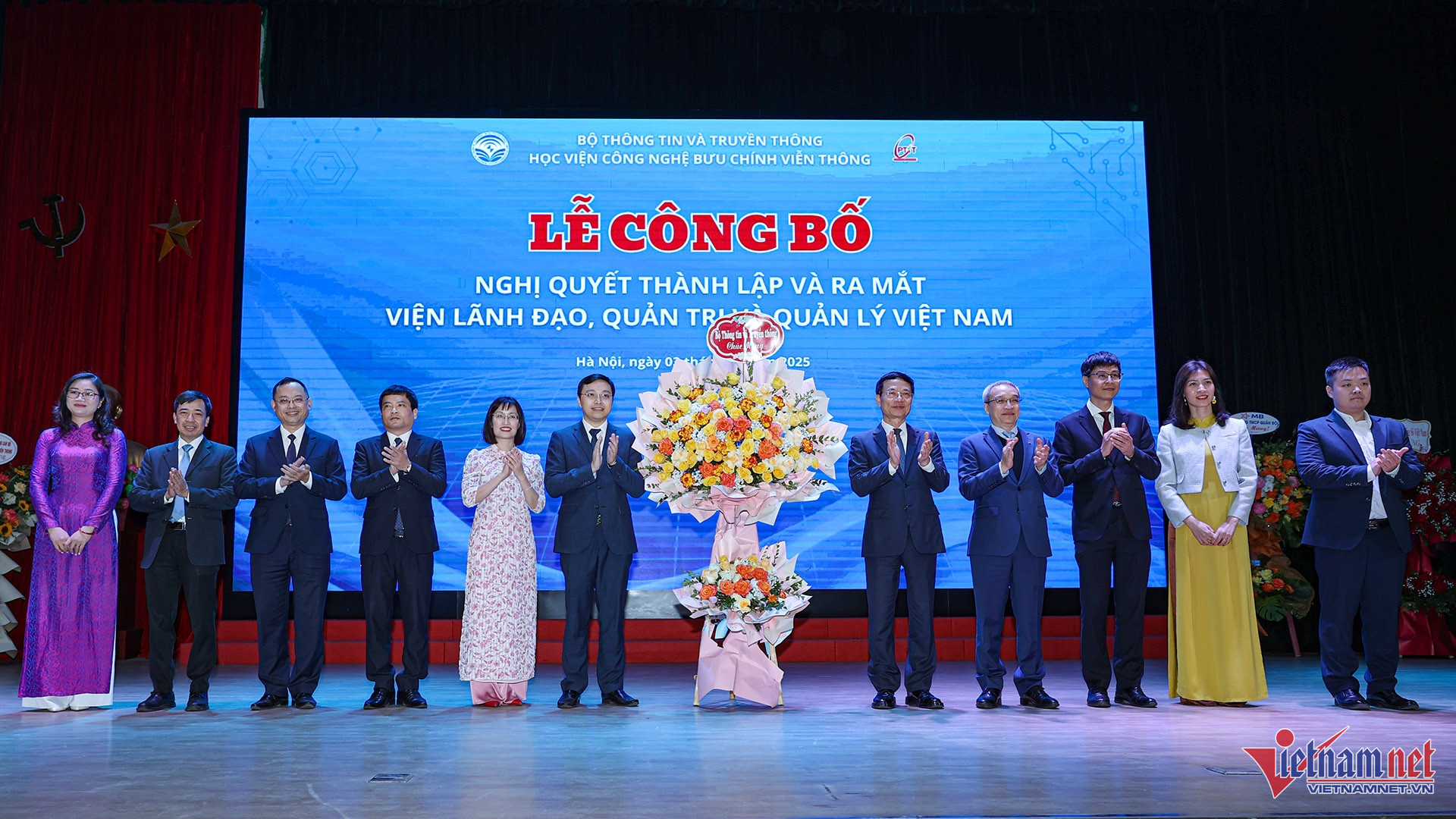 W-thanh lap Vien lanh dao quan tri va quan ly VN 4.jpg