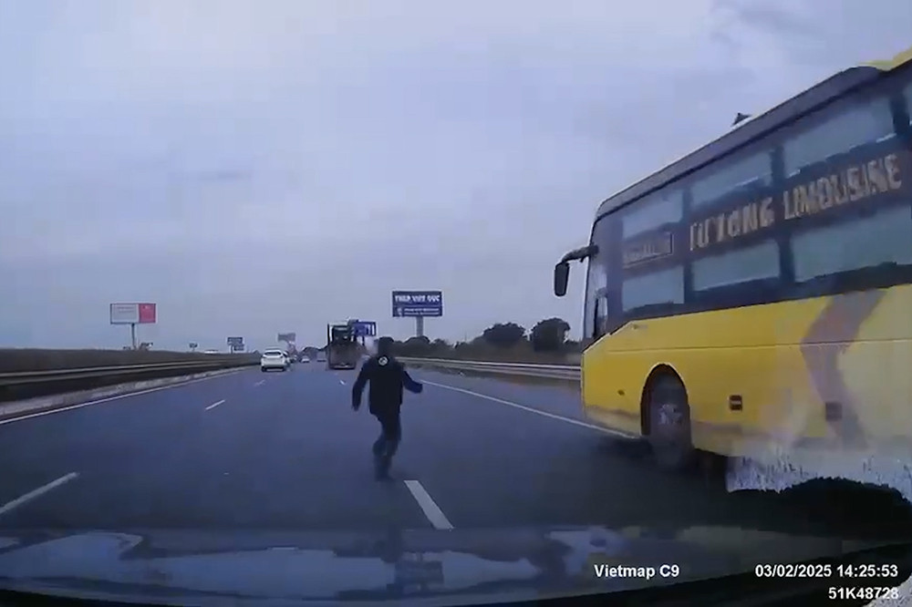 bieu dien.00_09_39_04.Still012.jpg