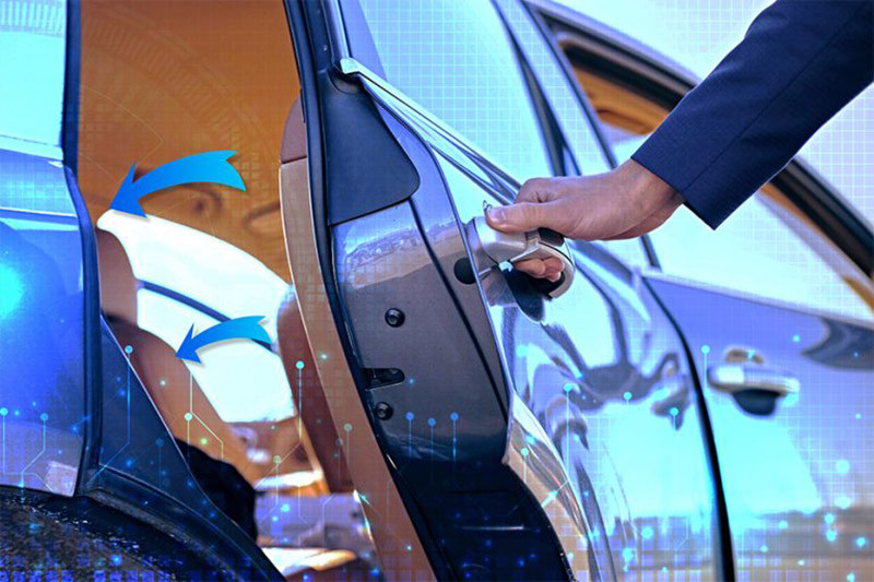 dong cua sap o to.jpeg