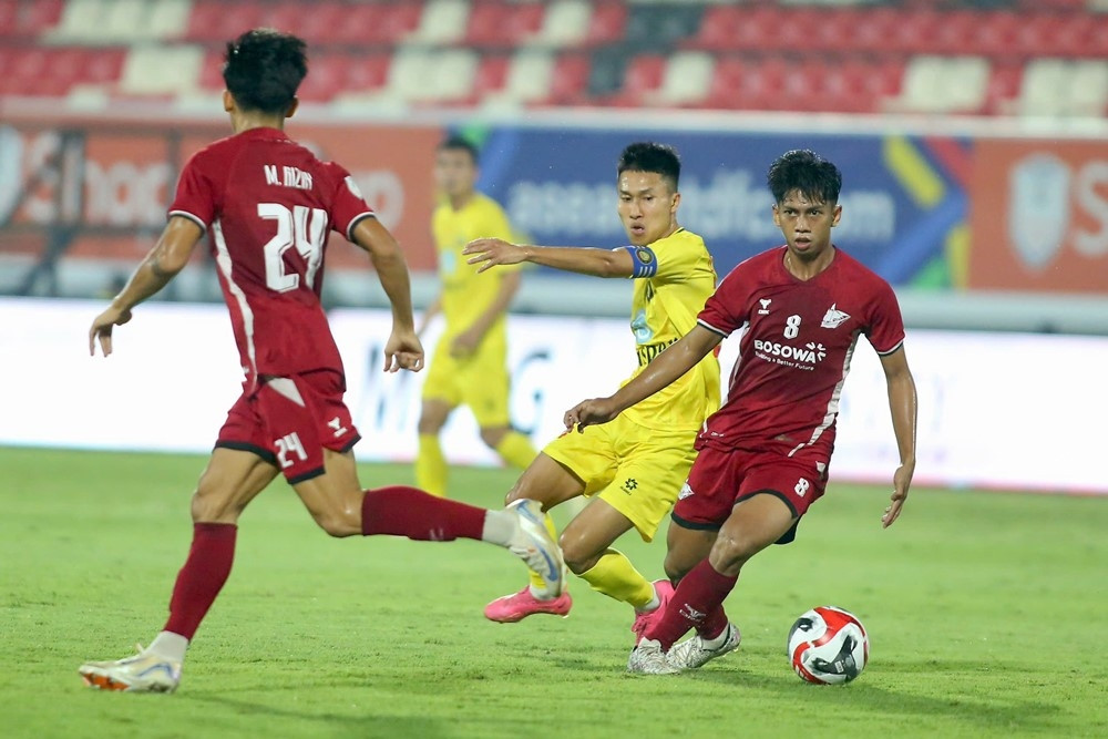 Trực tiếp bóng đá PSM Makassar 1-0 Thanh Hóa: Xuân Hoàng mắc sai lầm