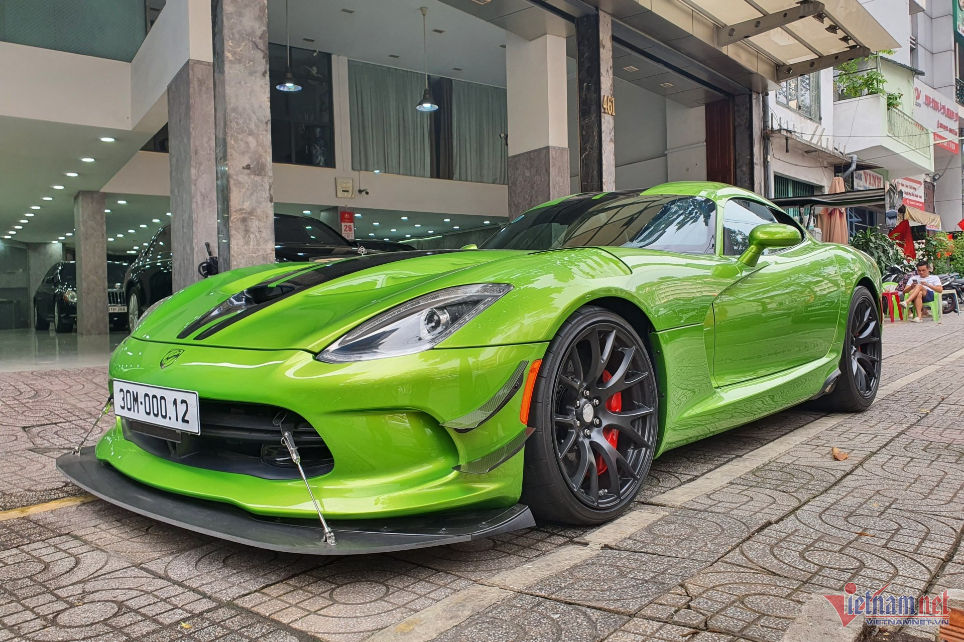 W-Dodge Viper ACR Vietnamnet 1.jpg