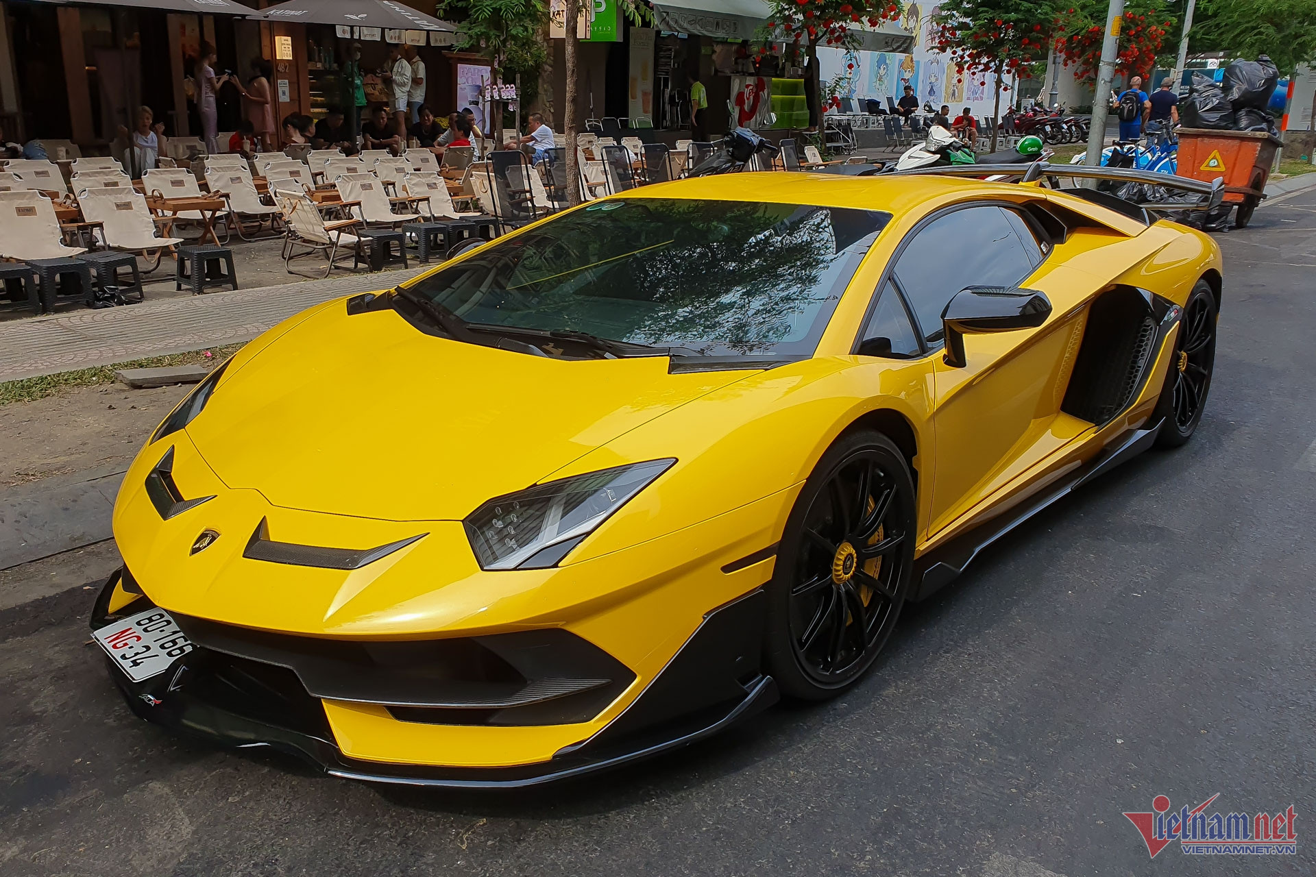 W-Lamborghini Aventador SVJ Vietnamnet 1.jpg