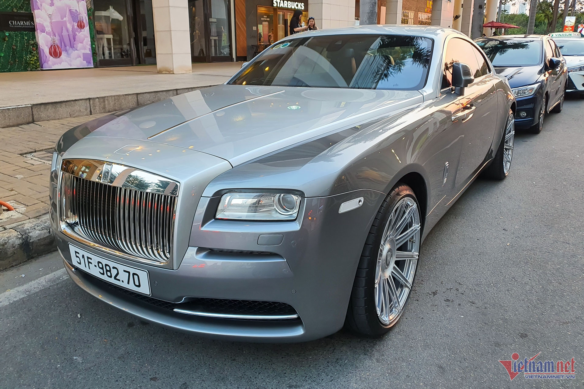 W-Rolls Royce Wraith Vietnamnet 1.jpg