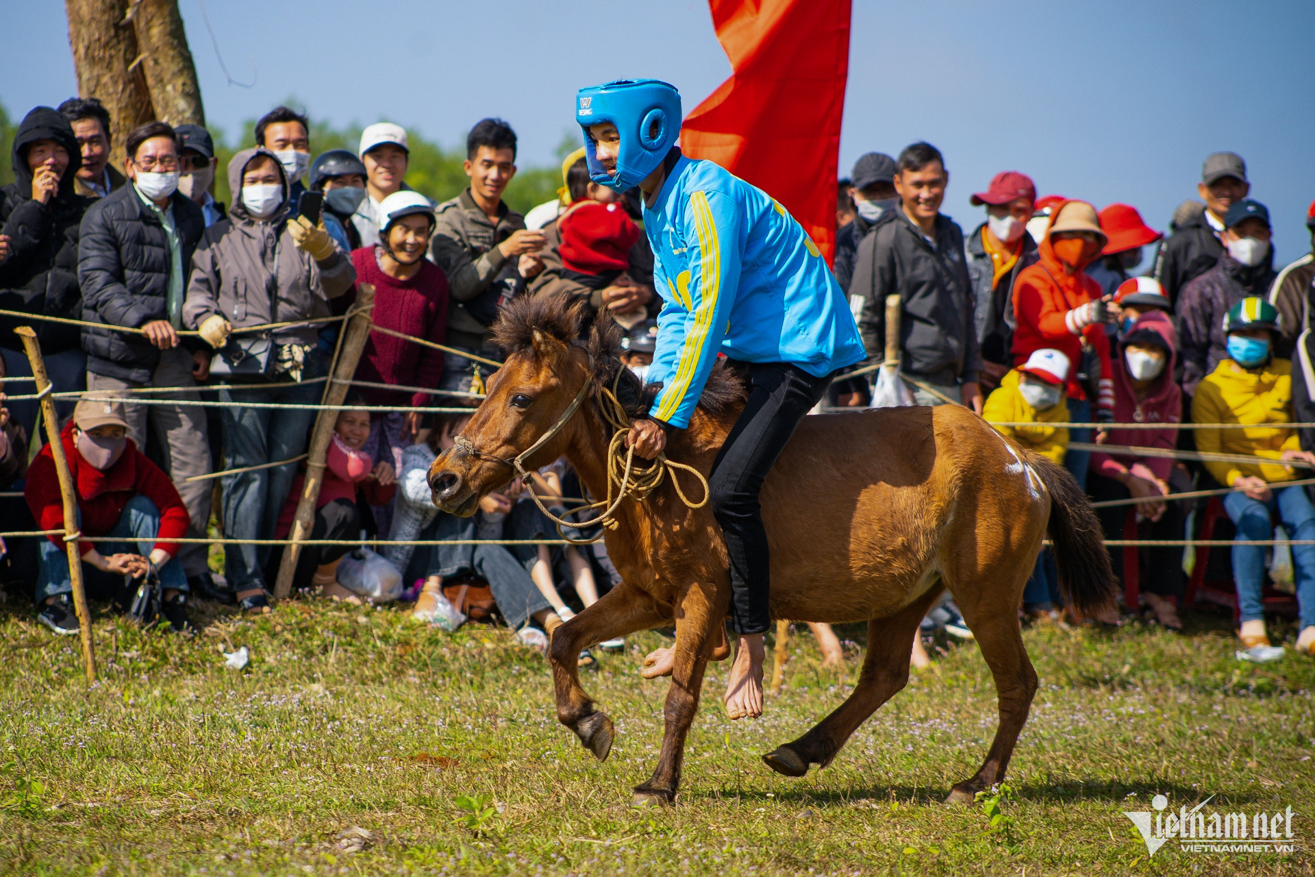 3 hai huoc man tranh tai tai hoi dua ngua truyen thong go thi thung nam 2025jpg 95462.jpg